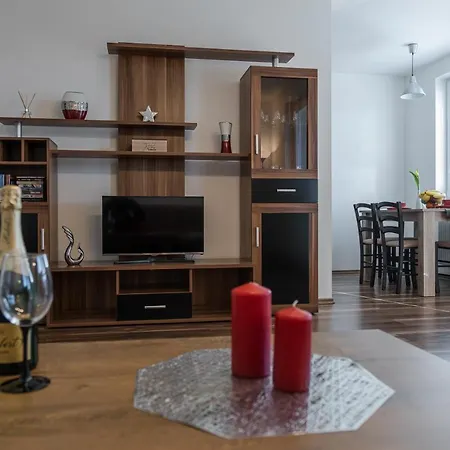 Sgl Liptovska With Free Parking Trenčín