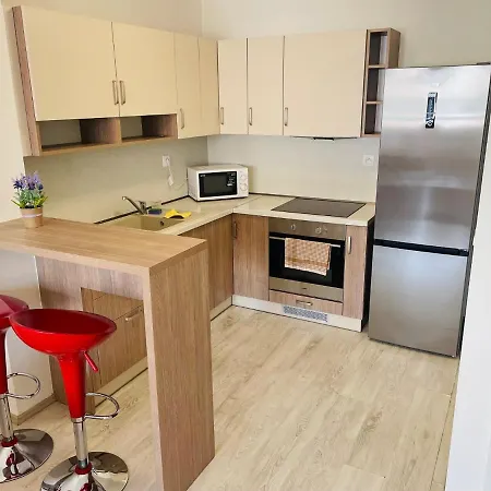 Sgl Liptovska With Free Parking Apartamento *